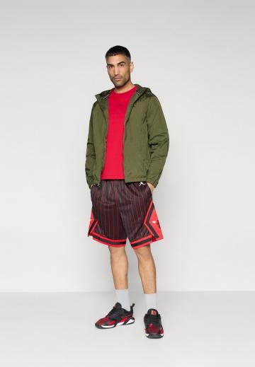 Спортивная куртка