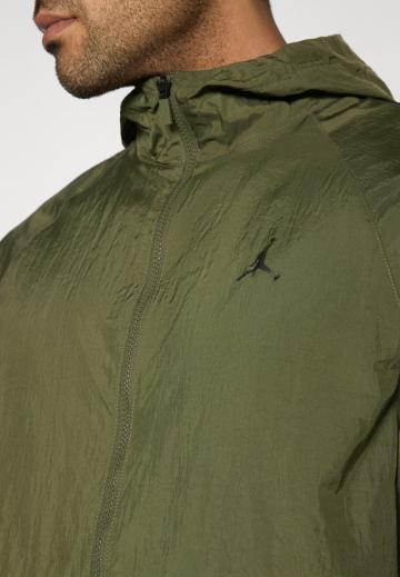 Спортивная куртка