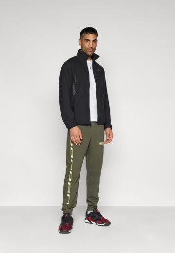 Спортивная куртка