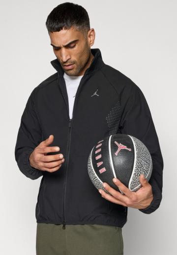 Спортивная куртка