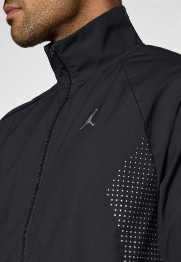 Спортивная куртка