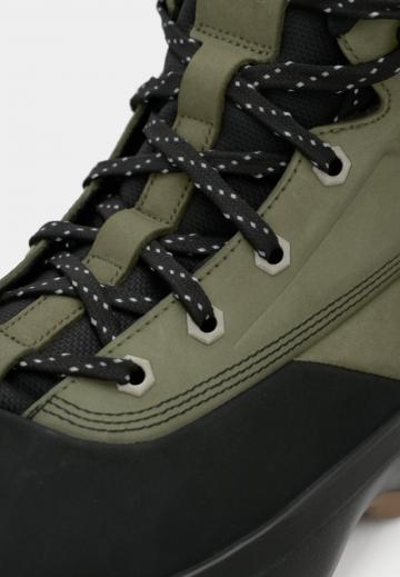 Ботинки на шнуровке