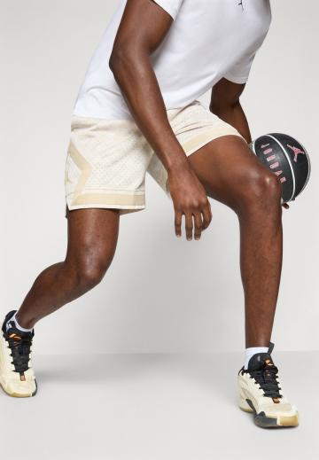 Спортивныве шорты