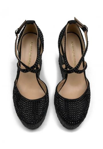 Туфли на высоком каблуке