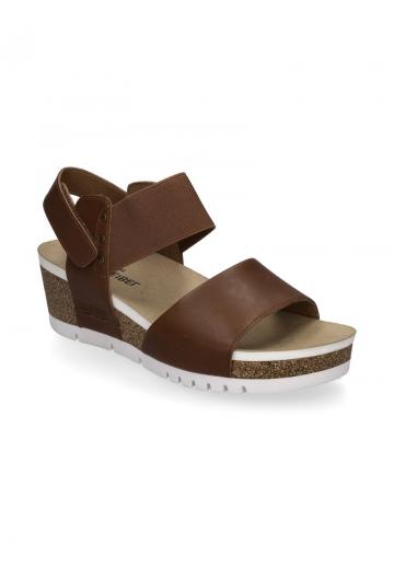 Босоножки на танкетке