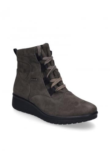 Сапожки на танкетке