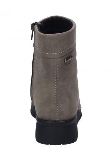 Сапожки на танкетке