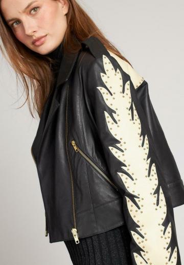 Короткая куртка