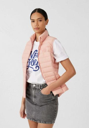 Пуховой жилет