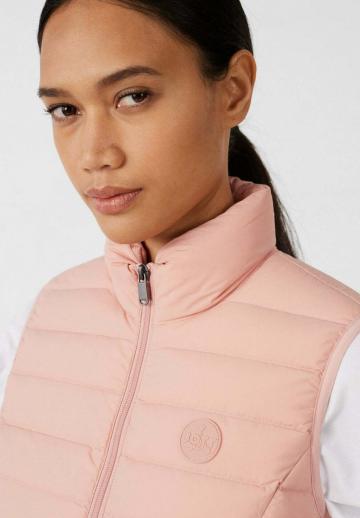 Пуховой жилет