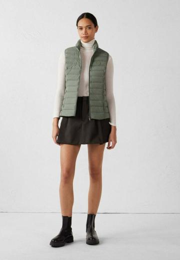Пуховой жилет