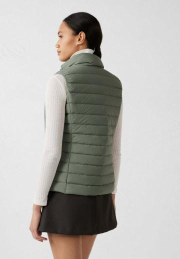 Пуховой жилет