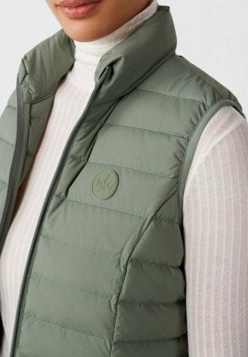 Пуховой жилет