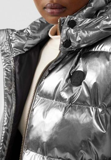 Пуховой жилет