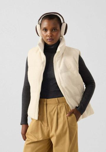 Пуховой жилет