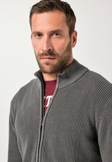 Вязаная кофта