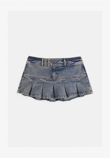 Юбка с накладными карманами