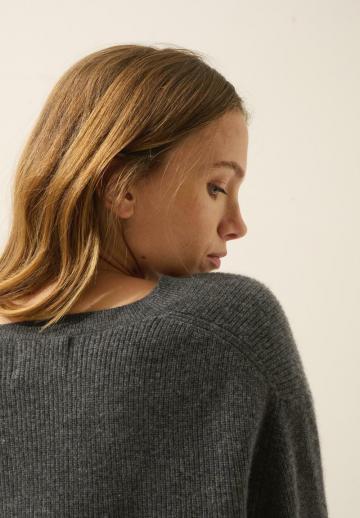 Длинный пуловер