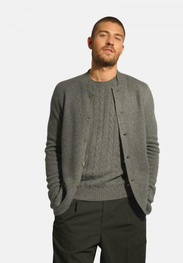 Вязаная кофта