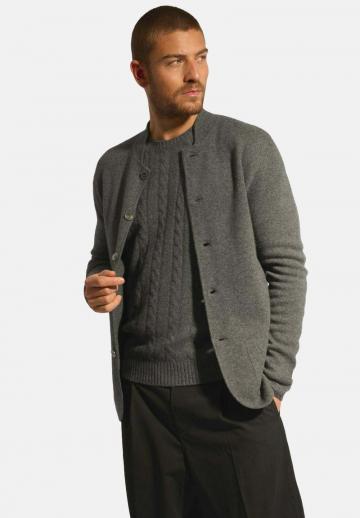 Вязаная кофта