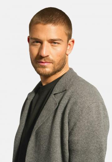 Вязаная кофта