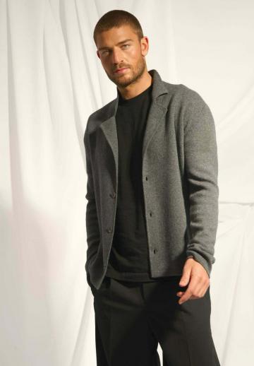 Вязаная кофта