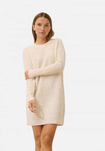 Вязаное платье