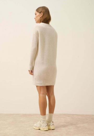 Вязаное платье