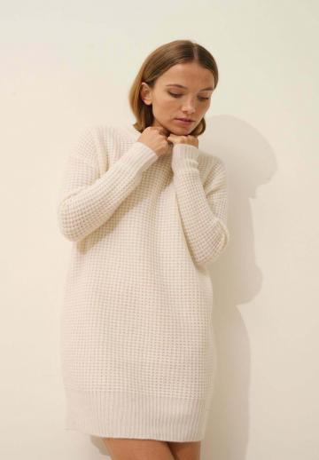 Вязаное платье