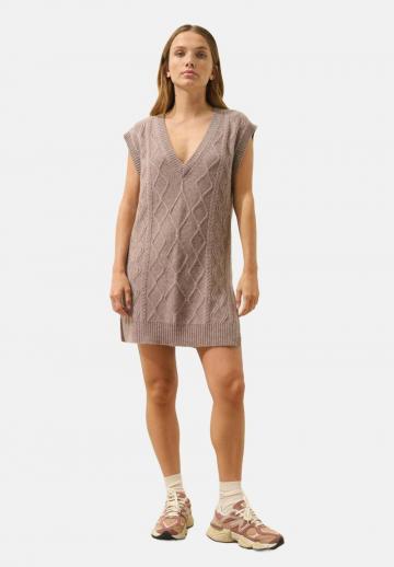 Вязаное платье
