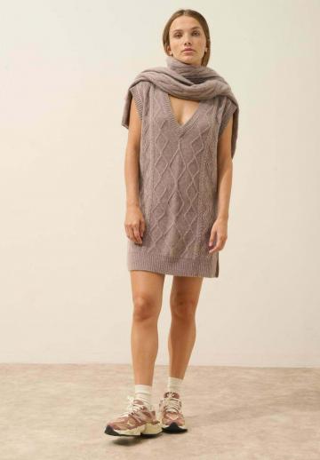 Вязаное платье