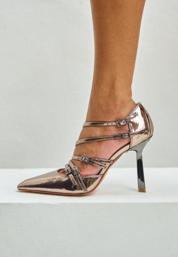 Туфли на высоком каблуке