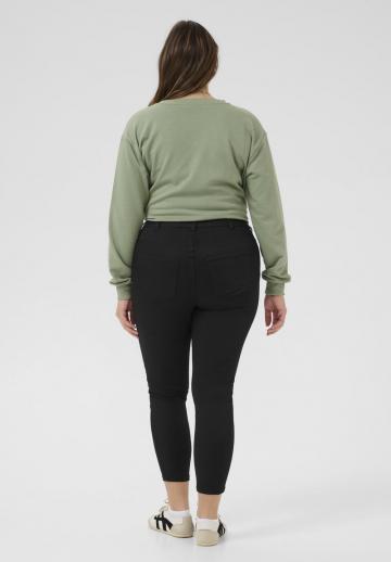 Короткие джинсы