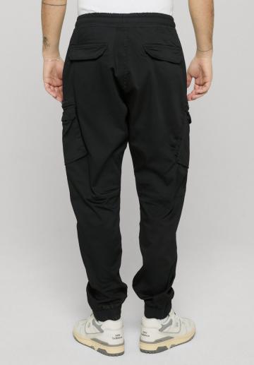Брюки с накладными карманами