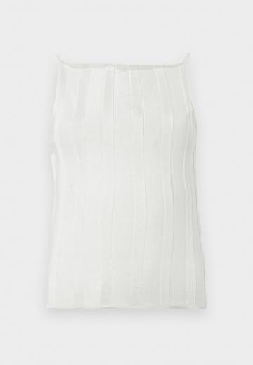 Топ на бретельках