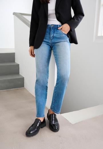 Прямые джинсы