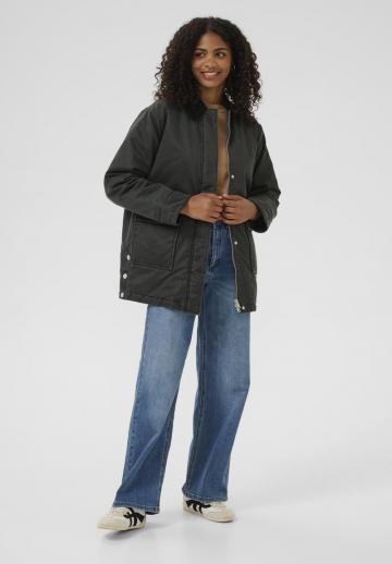 Короткое пальто