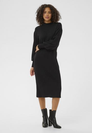 Вязаное платье