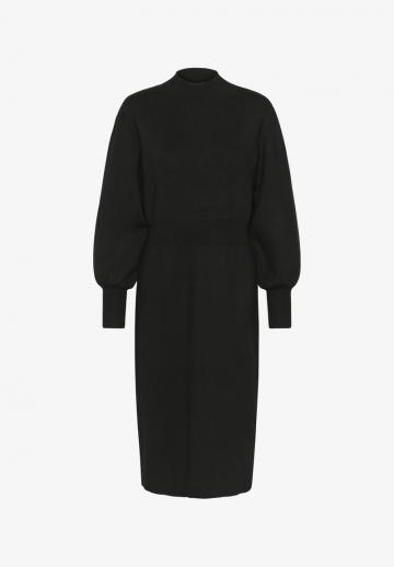 Вязаное платье