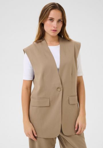 Длинный жилет