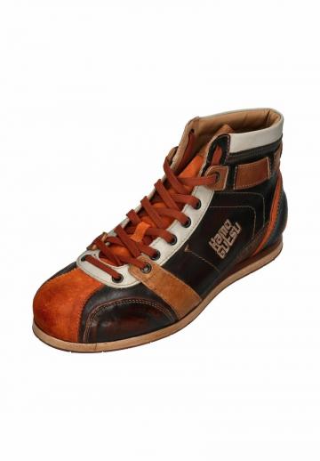 Ботинки на шнуровке