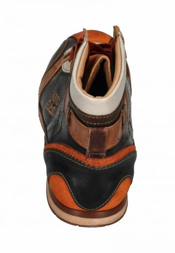 Ботинки на шнуровке