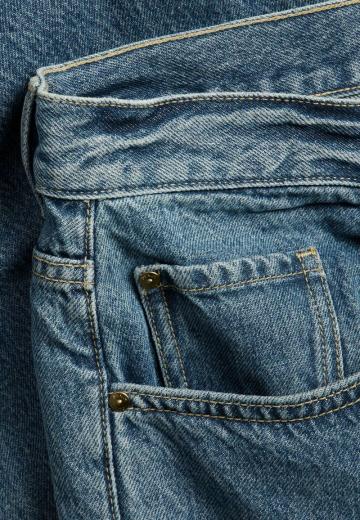 Прямые джинсы