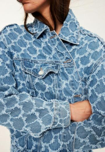 Джинсовая куртка