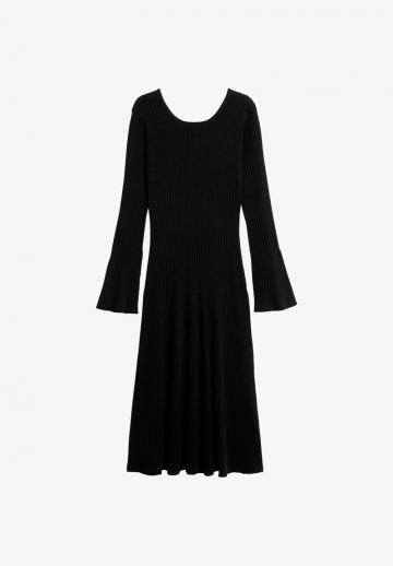 Вязаное платье