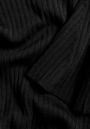 Вязаное платье