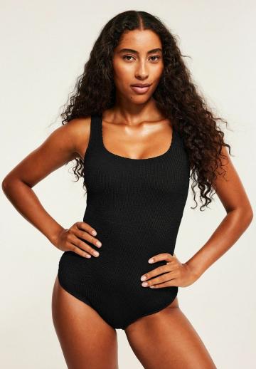 Слитный купальник