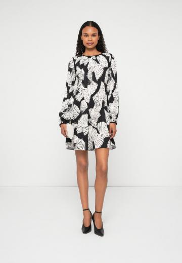 Короткое платье