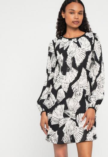 Короткое платье