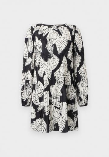 Короткое платье